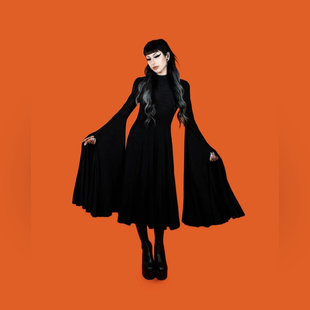 LIVELY GHOSTS - Unhallowed Dress